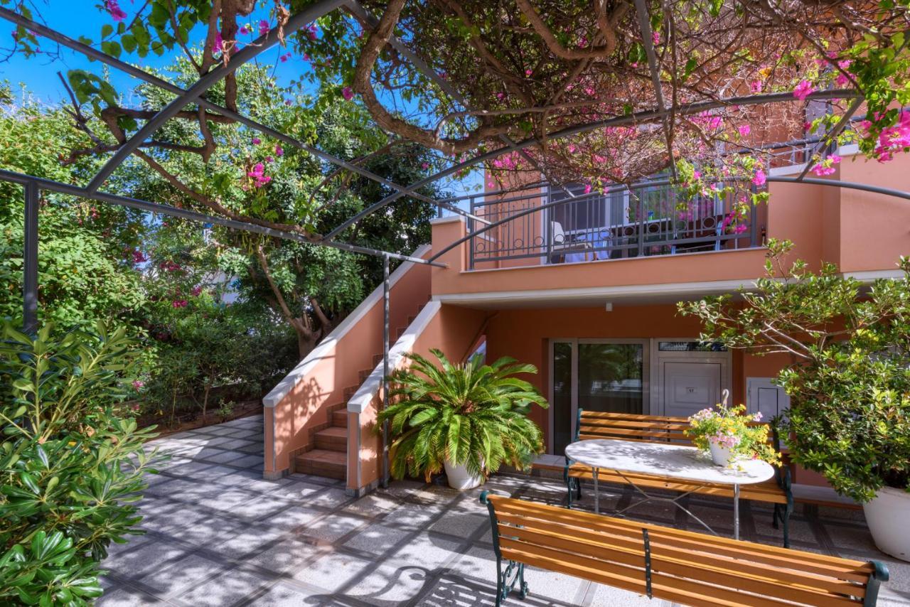 Poseidon Studios & Apartments Palaiochora Exterior photo