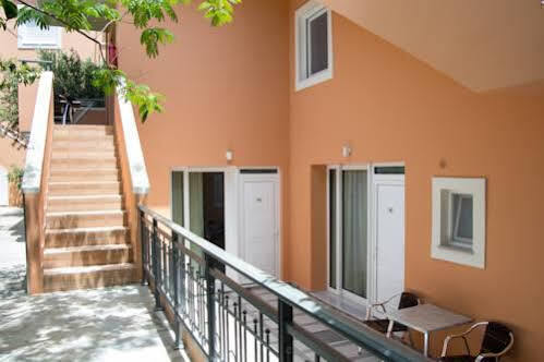 Poseidon Studios & Apartments Palaiochora Exterior photo